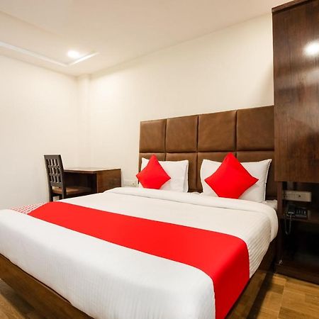 Oyo 71689 Hotel S Pride Indore Exteriör bild