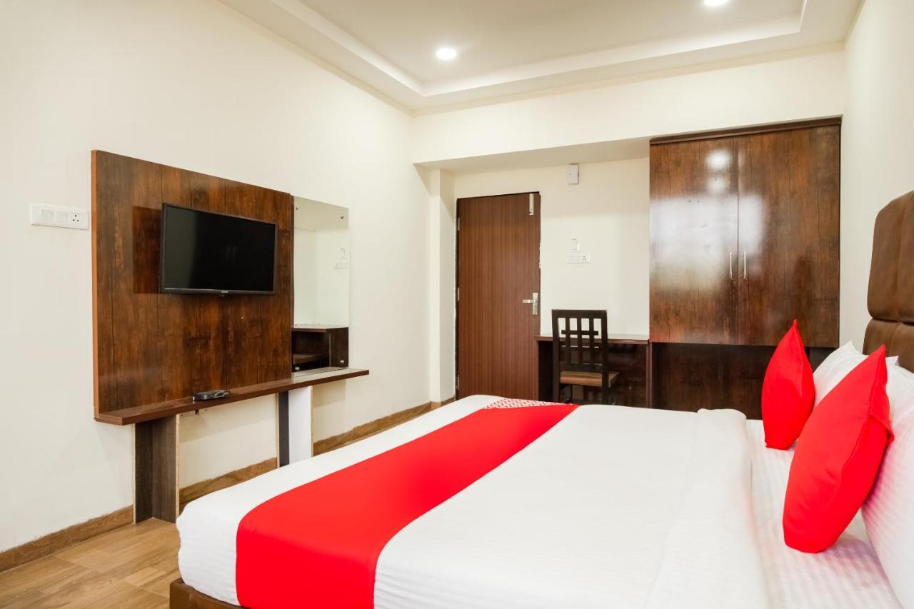 Oyo 71689 Hotel S Pride Indore Exteriör bild