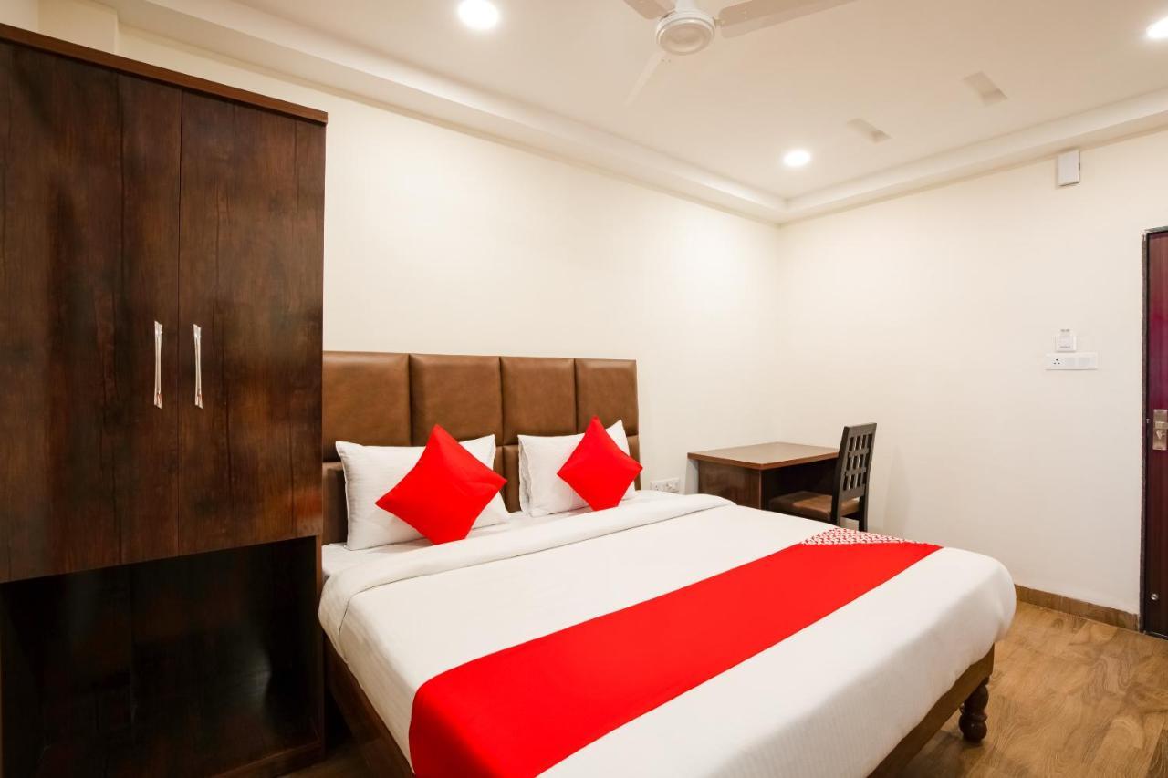 Oyo 71689 Hotel S Pride Indore Exteriör bild