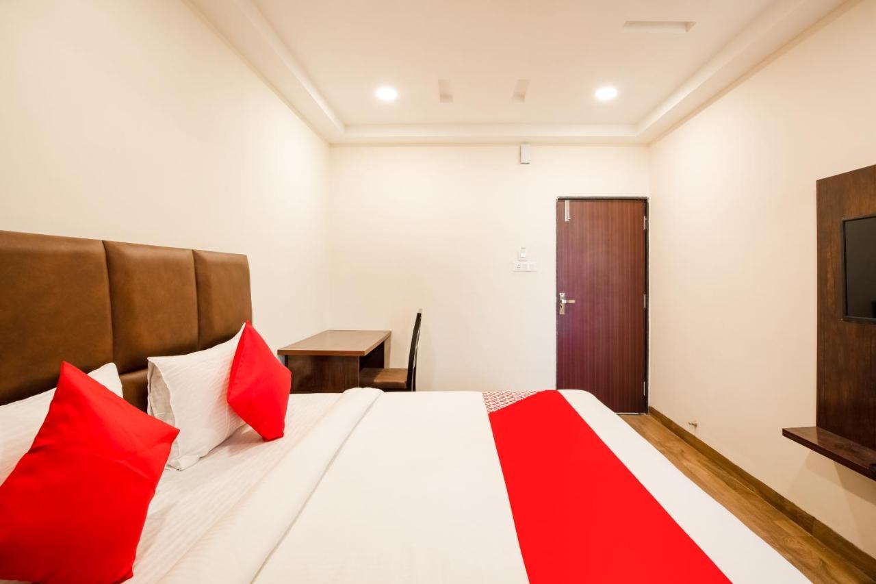 Oyo 71689 Hotel S Pride Indore Exteriör bild
