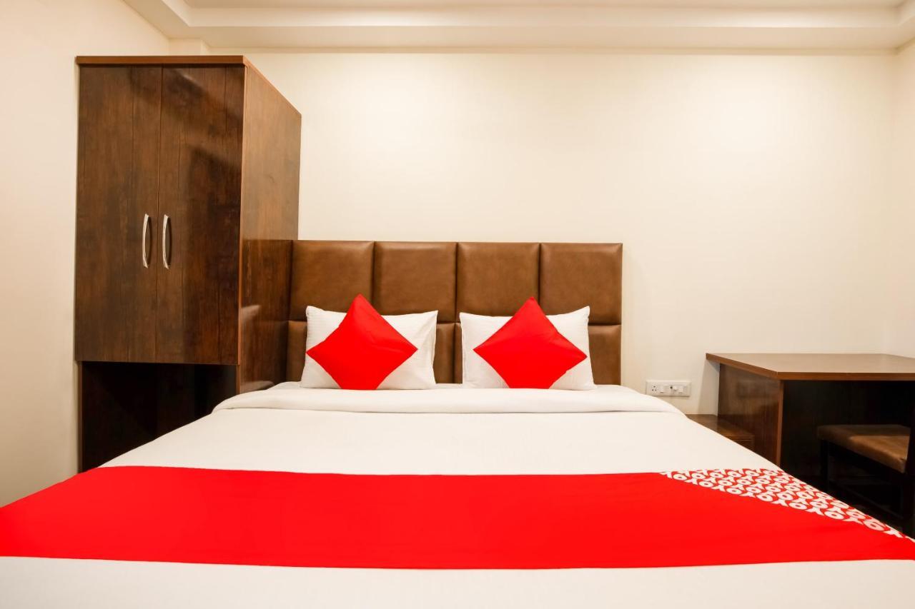 Oyo 71689 Hotel S Pride Indore Exteriör bild