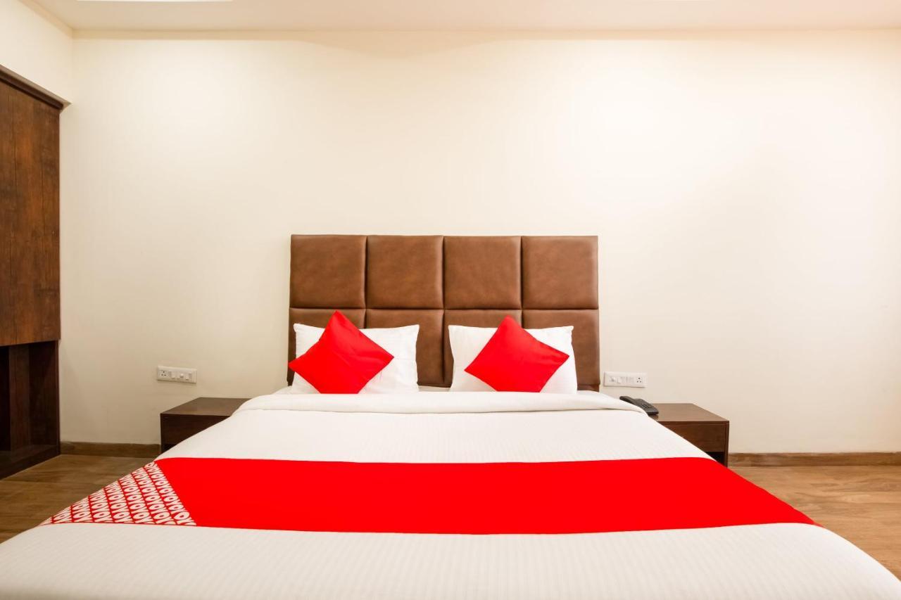 Oyo 71689 Hotel S Pride Indore Exteriör bild